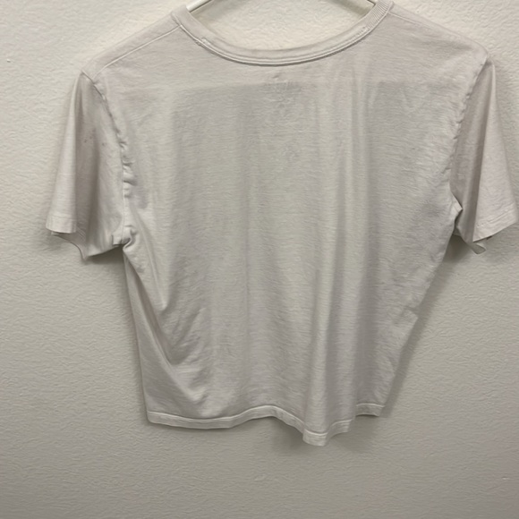 Basic white tee - Picture 2 of 2
